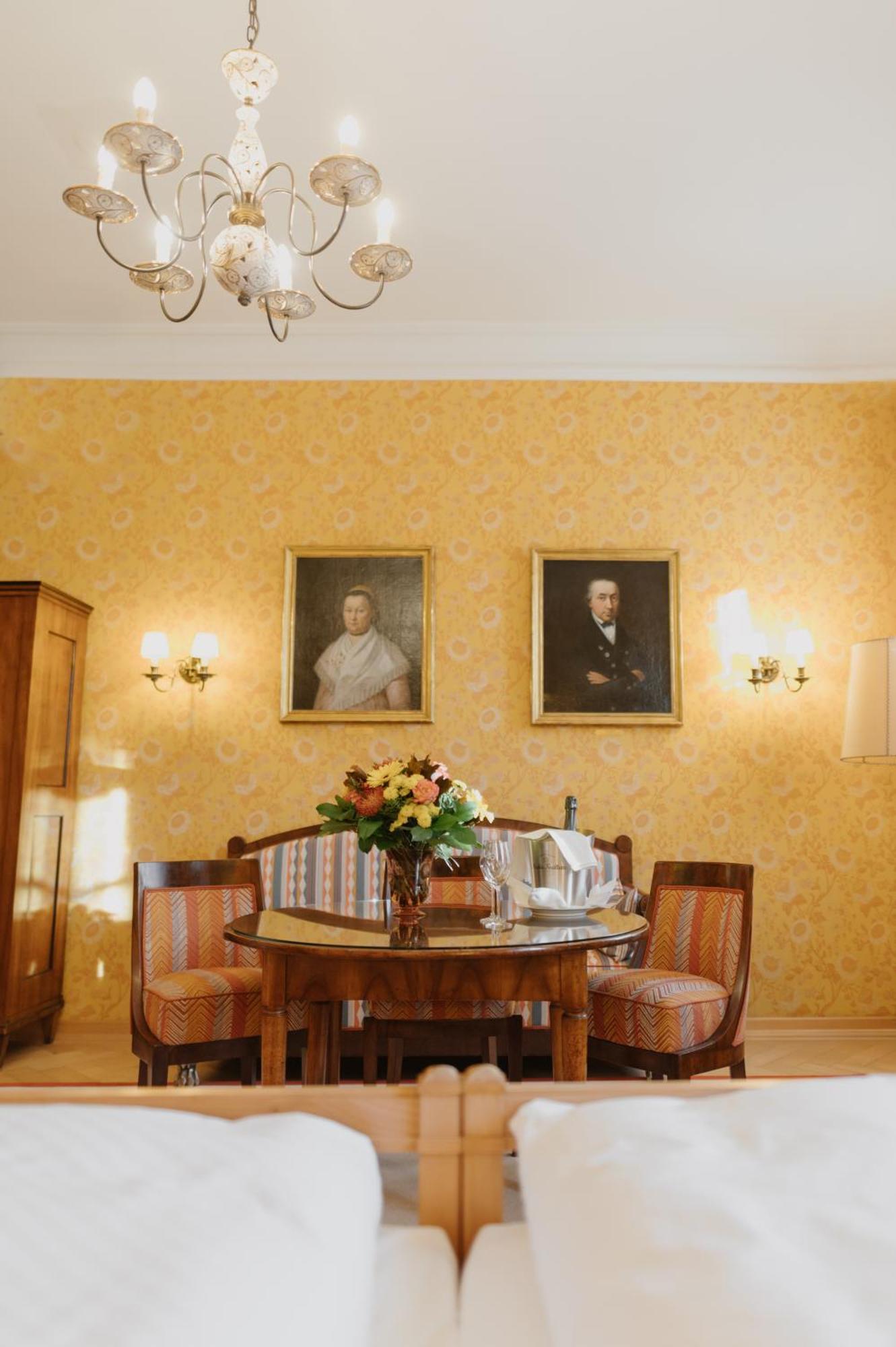 Romantik Hotel Zur Post Fuerstenfeldbruck Esterno foto