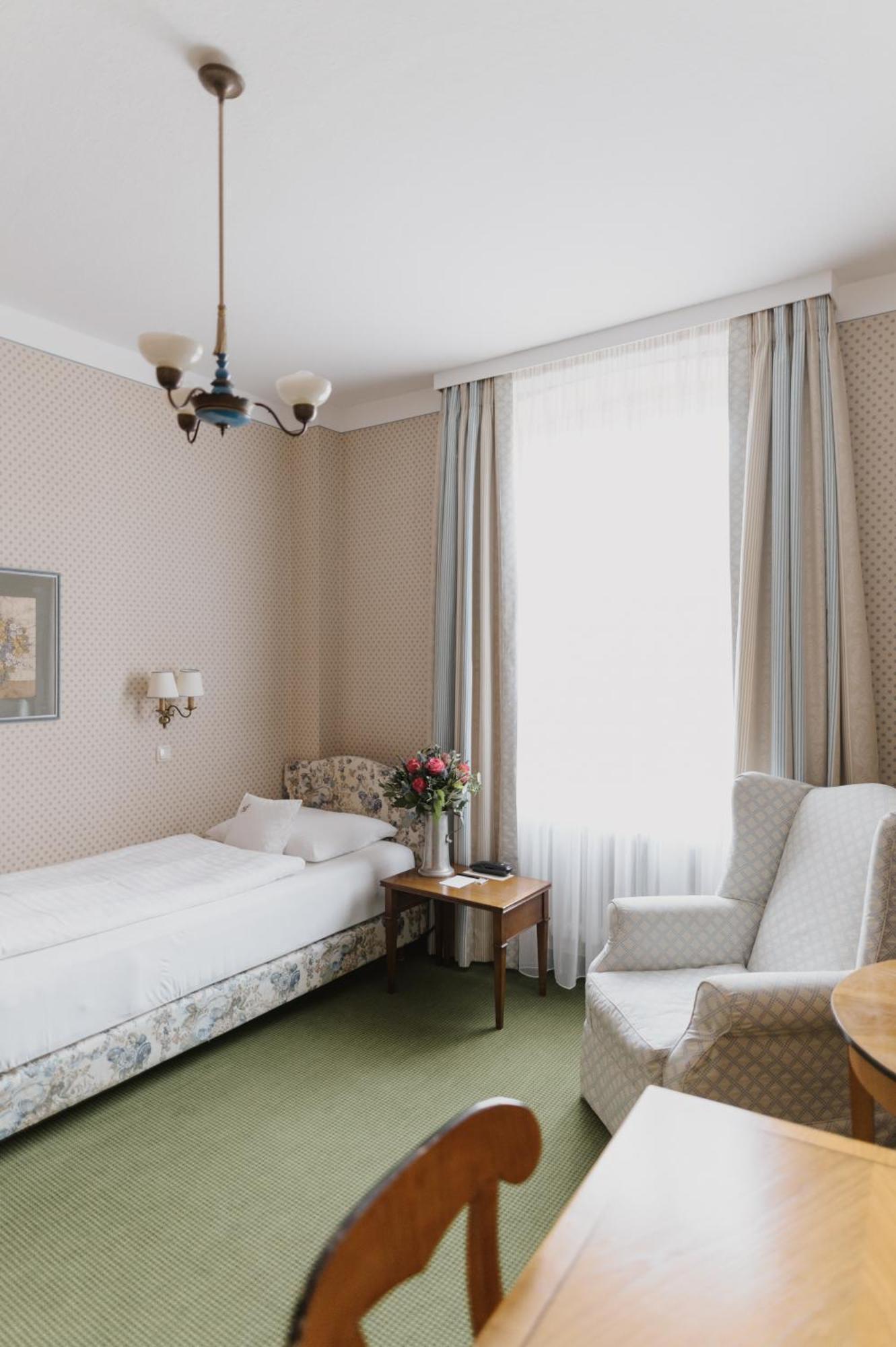 Romantik Hotel Zur Post Fuerstenfeldbruck Esterno foto