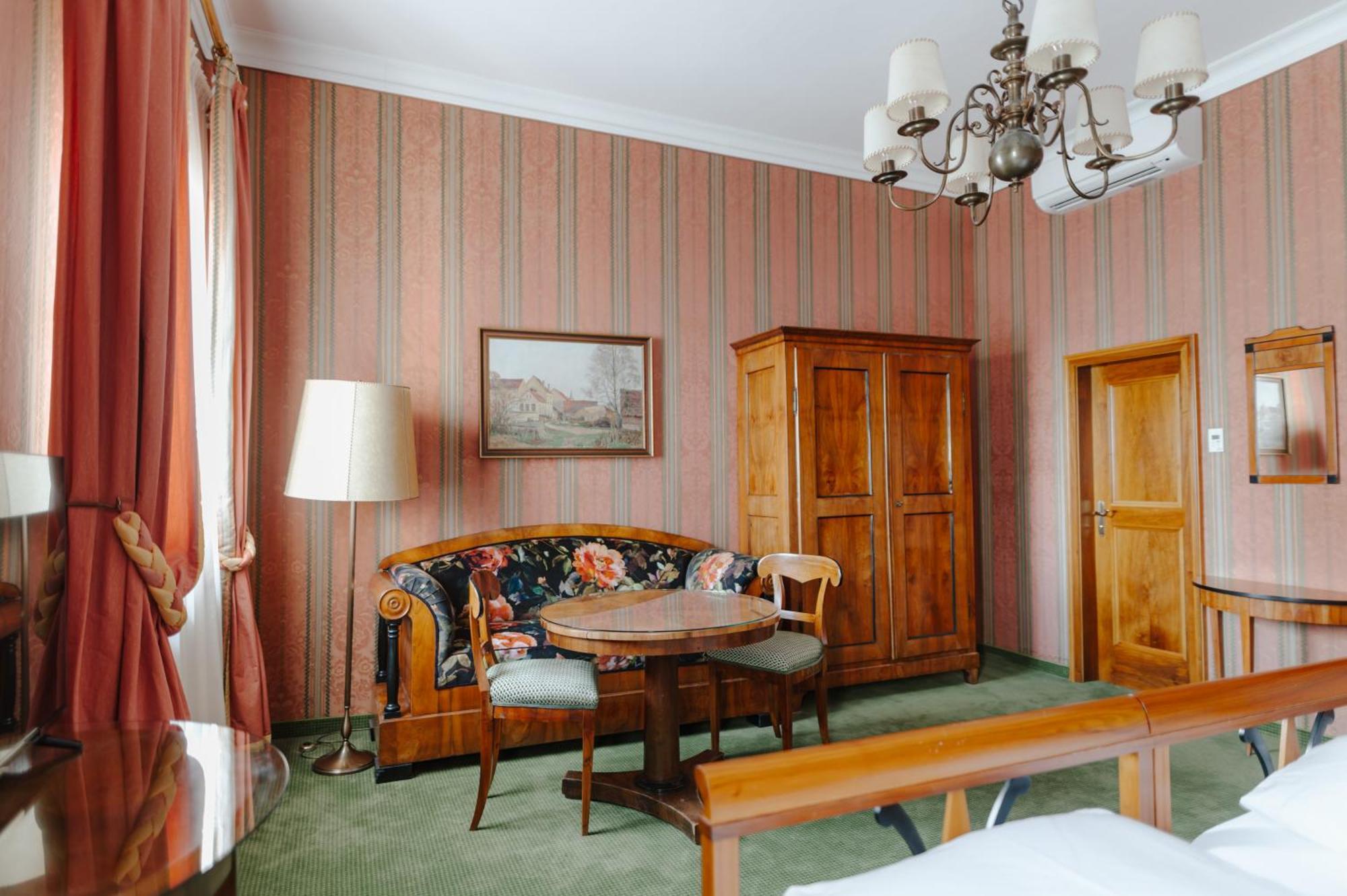 Romantik Hotel Zur Post Fuerstenfeldbruck Esterno foto