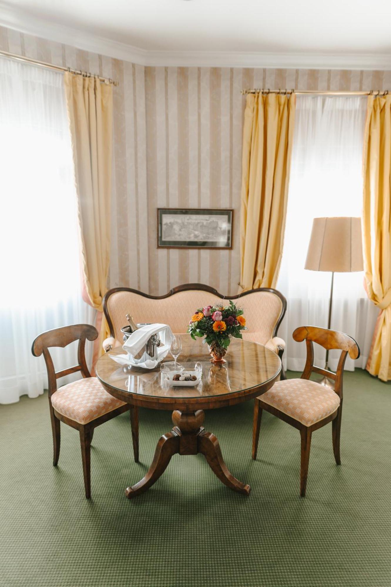 Romantik Hotel Zur Post Fuerstenfeldbruck Esterno foto